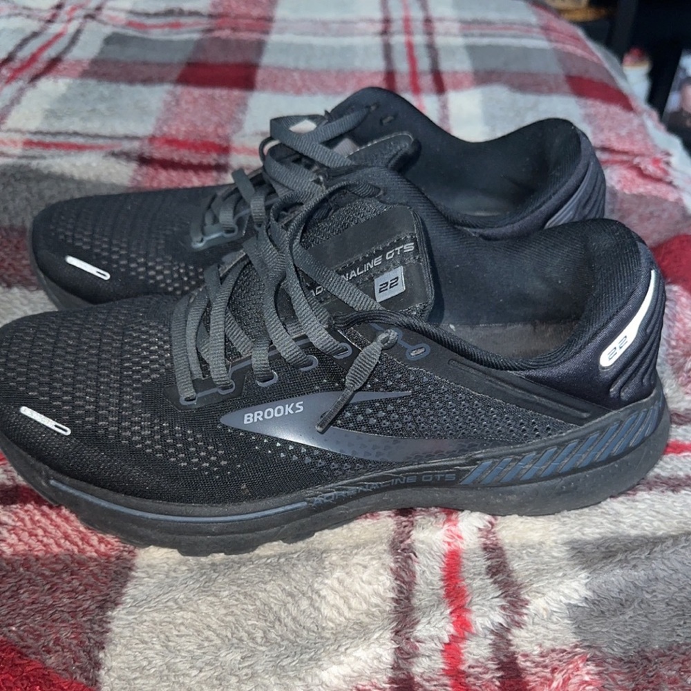 BROOKS. Adrenaline gts22